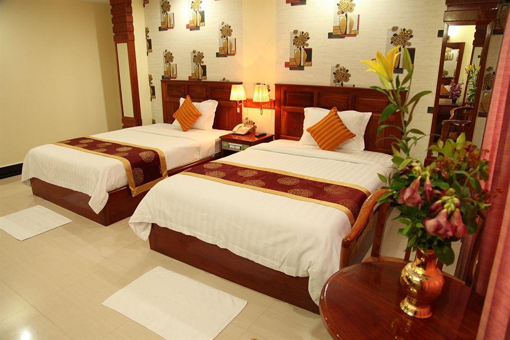 Huang Ting Hotel Phnom Penh Esterno foto