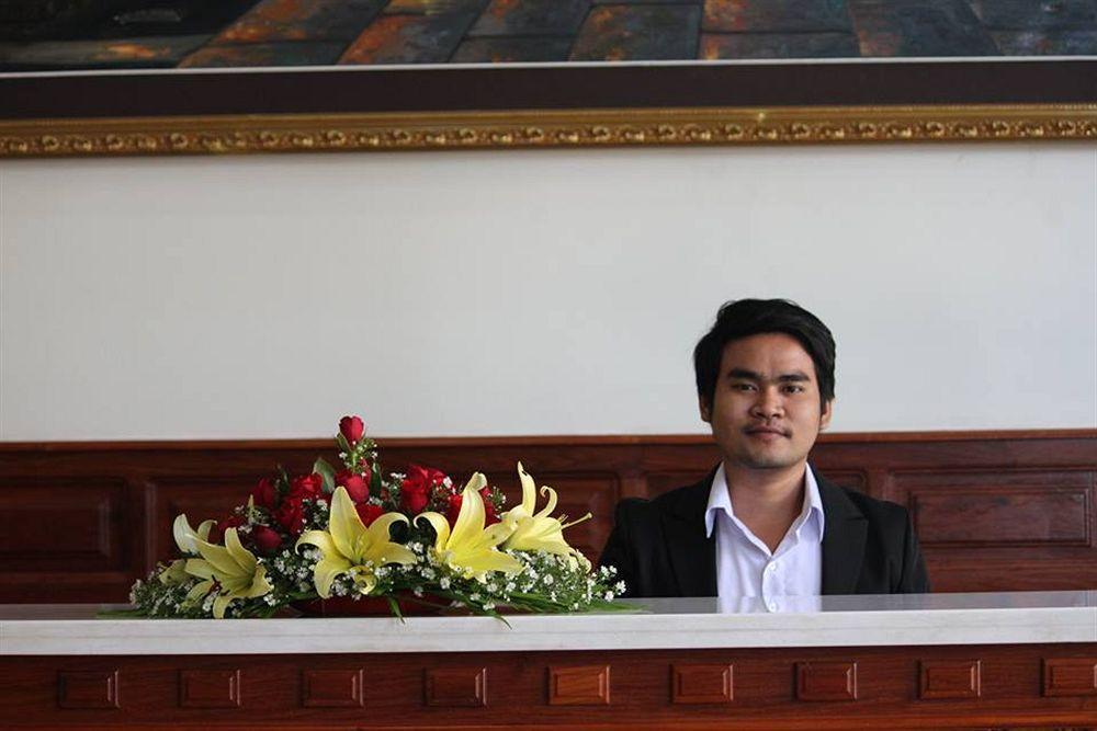 Huang Ting Hotel Phnom Penh Esterno foto