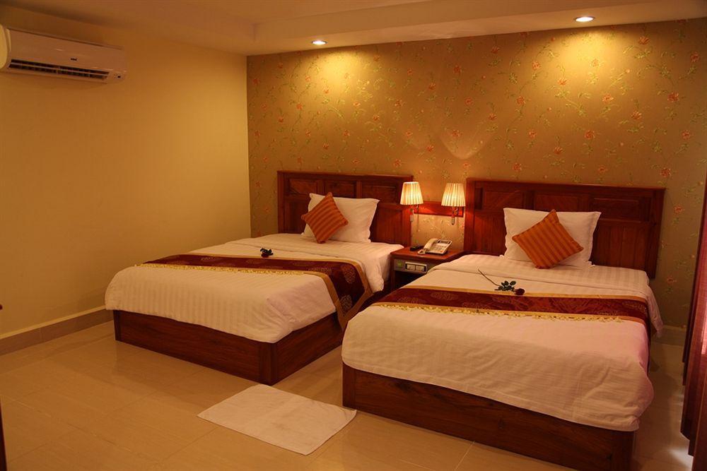Huang Ting Hotel Phnom Penh Esterno foto