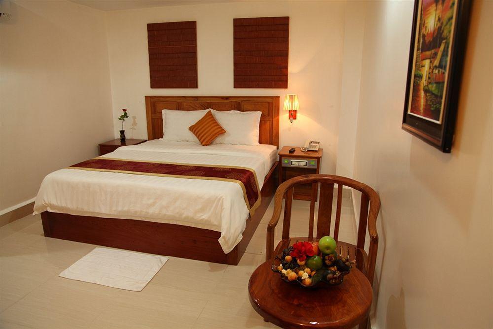 Huang Ting Hotel Phnom Penh Esterno foto