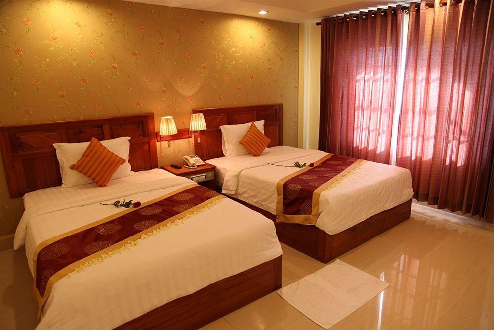 Huang Ting Hotel Phnom Penh Esterno foto