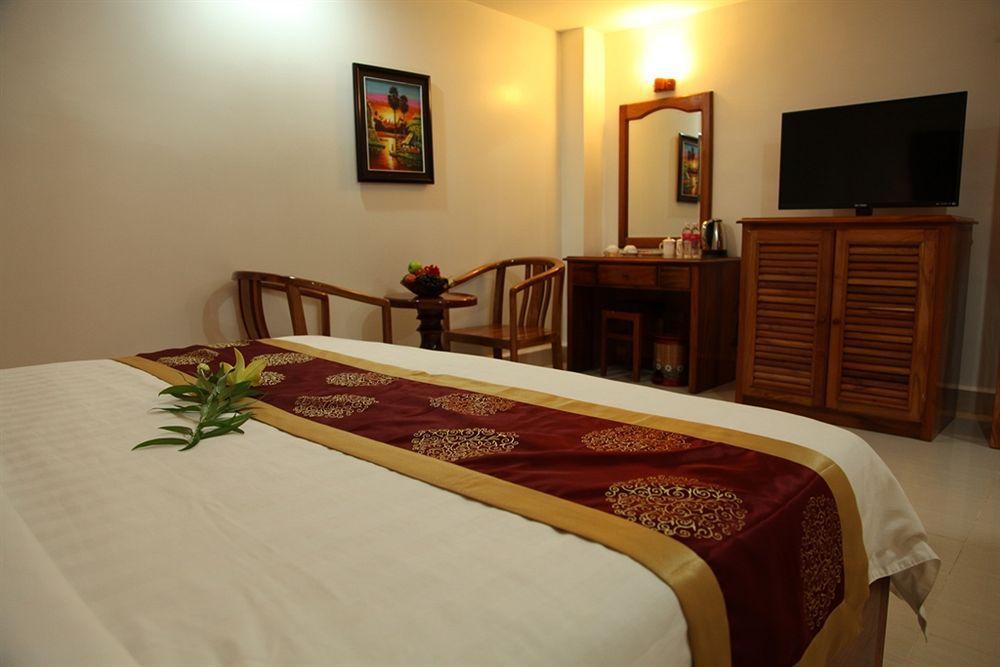 Huang Ting Hotel Phnom Penh Esterno foto