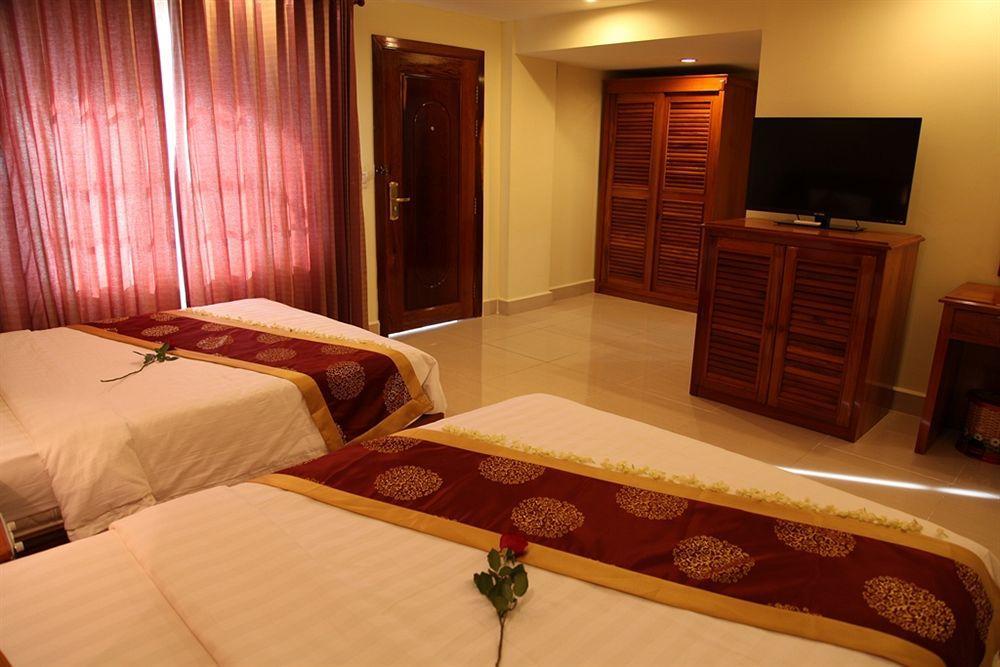 Huang Ting Hotel Phnom Penh Esterno foto