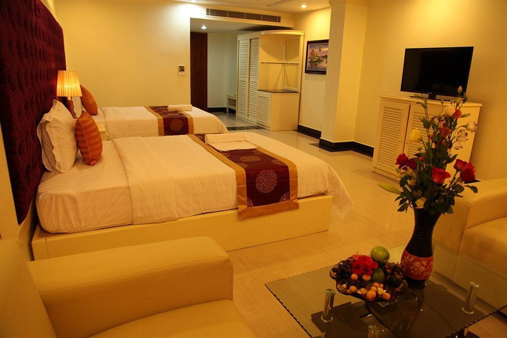 Huang Ting Hotel Phnom Penh Esterno foto