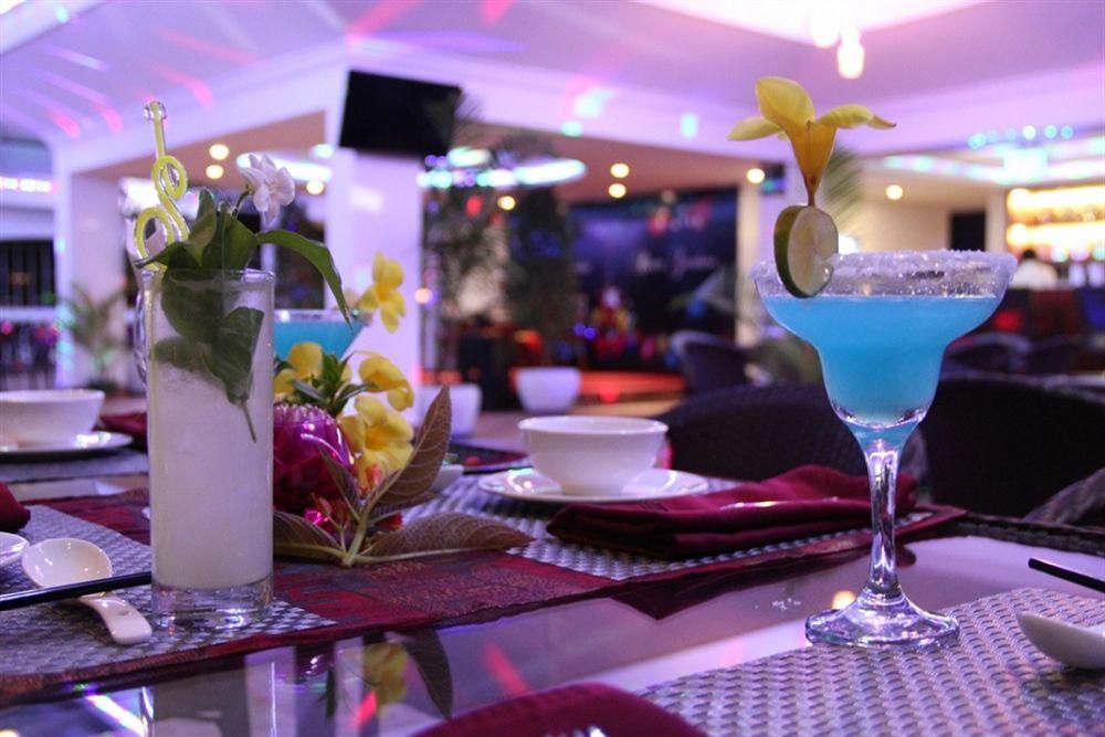 Huang Ting Hotel Phnom Penh Esterno foto