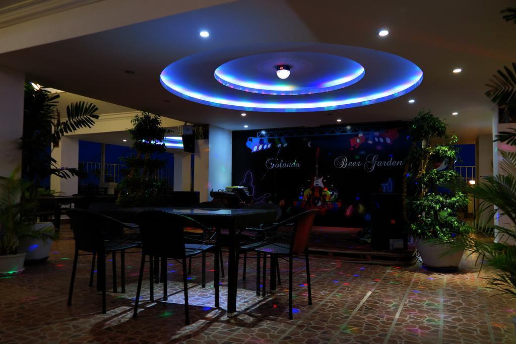 Huang Ting Hotel Phnom Penh Esterno foto