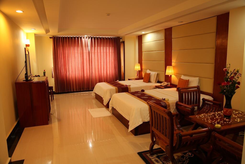 Huang Ting Hotel Phnom Penh Esterno foto