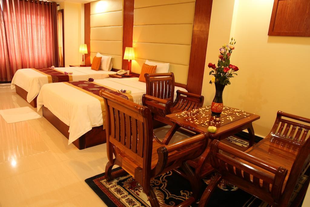 Huang Ting Hotel Phnom Penh Esterno foto