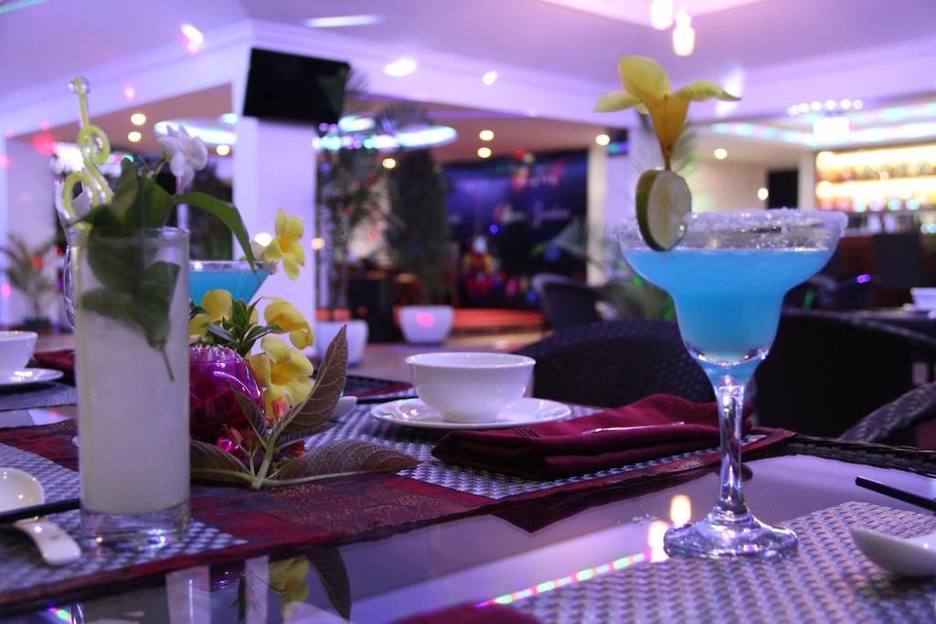Huang Ting Hotel Phnom Penh Esterno foto