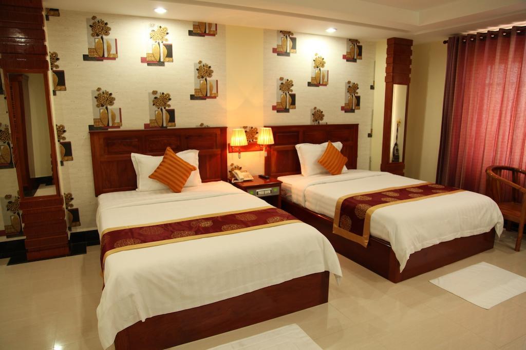 Huang Ting Hotel Phnom Penh Esterno foto