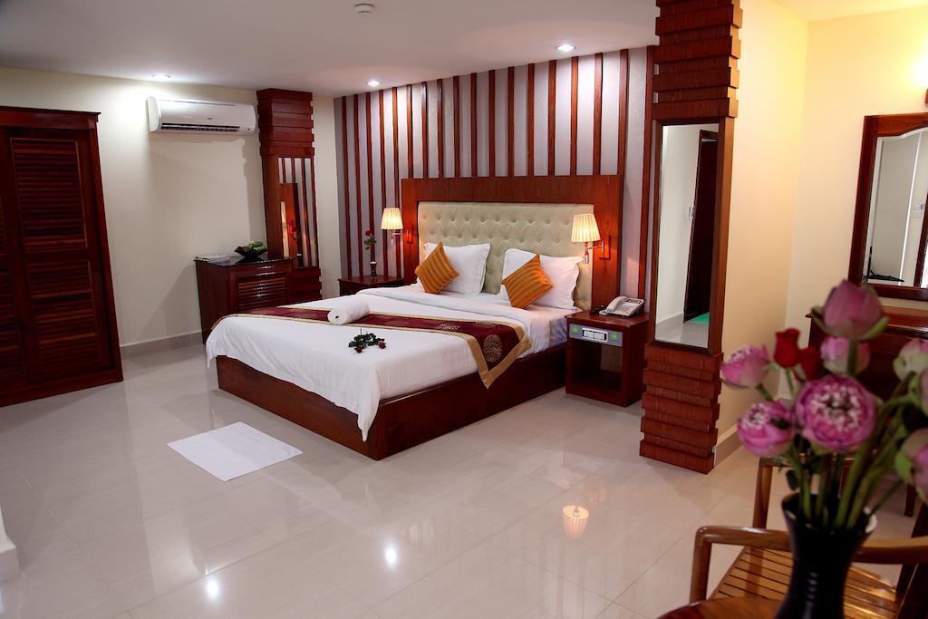Huang Ting Hotel Phnom Penh Esterno foto