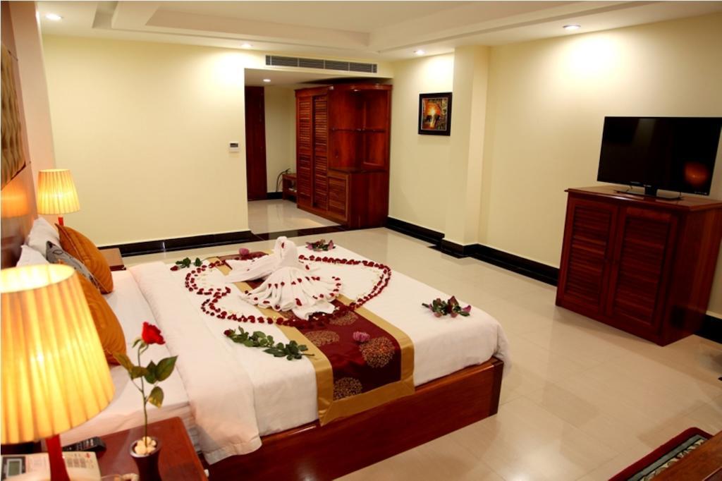 Huang Ting Hotel Phnom Penh Esterno foto