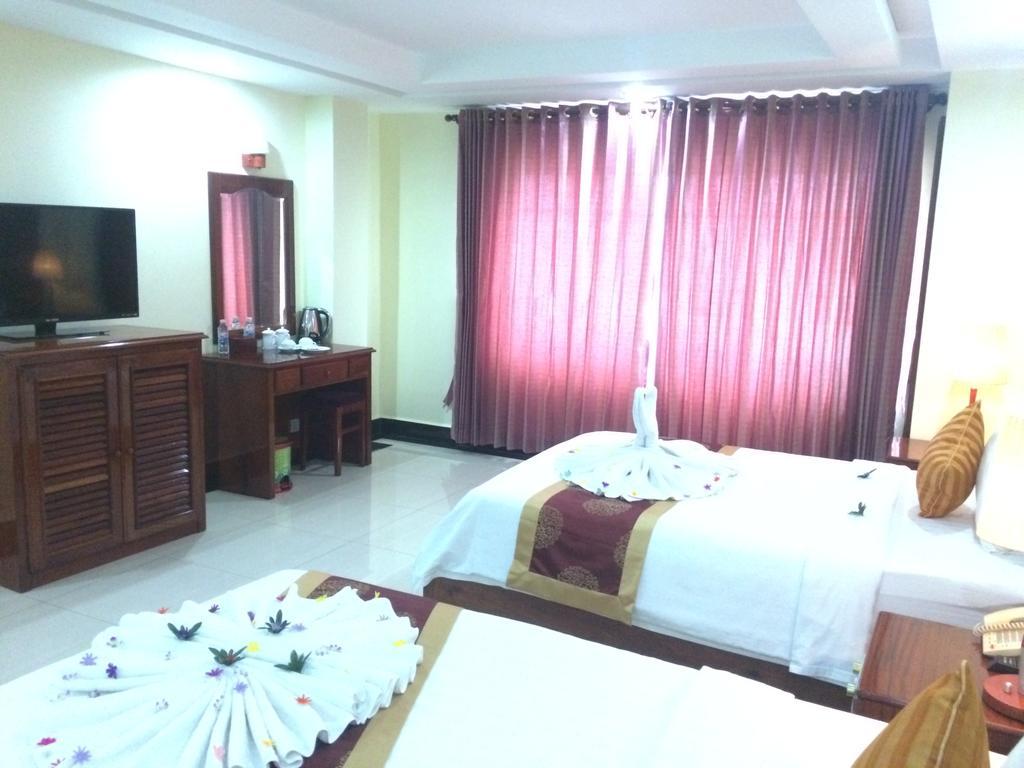 Huang Ting Hotel Phnom Penh Esterno foto