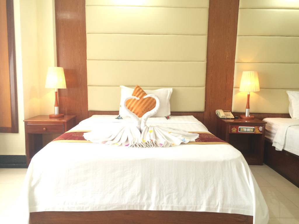 Huang Ting Hotel Phnom Penh Esterno foto