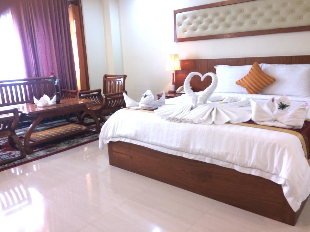 Huang Ting Hotel Phnom Penh Esterno foto