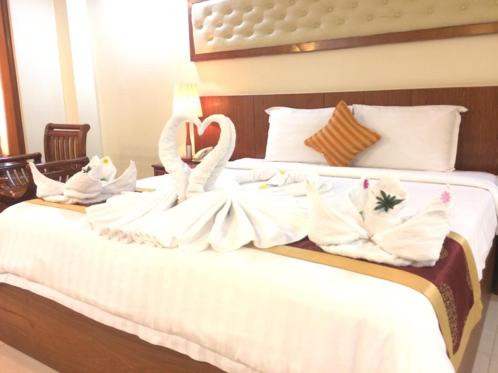 Huang Ting Hotel Phnom Penh Esterno foto